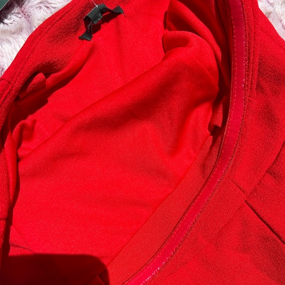 Lady in red jumpsuit ♥️ - Picture 3 of 4